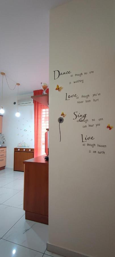 Mariposa Guest House Μπάρι Εξωτερικό φωτογραφία